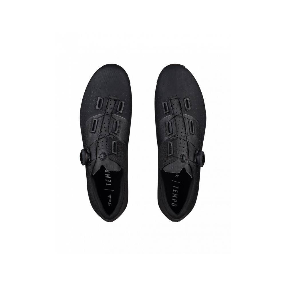 Fizik R4 Tempo Overcurve road cycling shoes with BOA closure and carbon outsole, shown from side angle with black and red design.