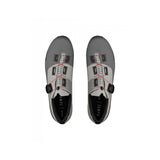 Fizik R4 Tempo Overcurve road cycling shoes with BOA closure and carbon outsole, featuring sleek design and secure fit.