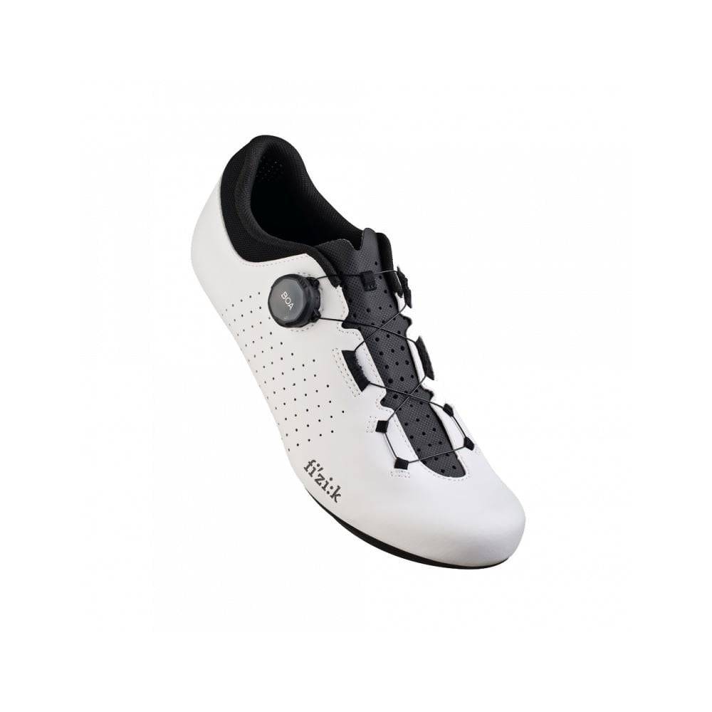 Fizik Vento Omna Wide Fit road cycling shoes with breathable upper and stiff sole, designed for unisex cycling comfort.