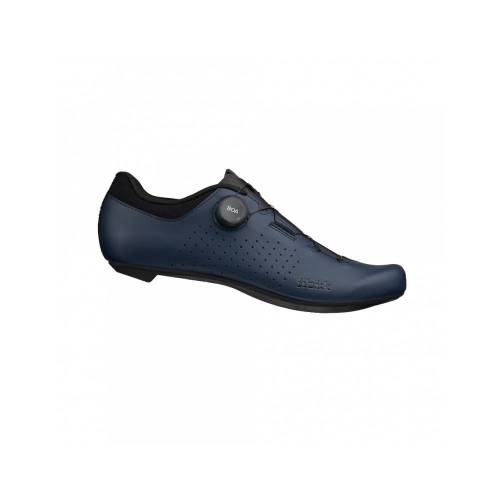 Fizik Vento Omna Wide Fit road cycling shoes with breathable mesh, stiff sole, and unisex design for comfortable riding.