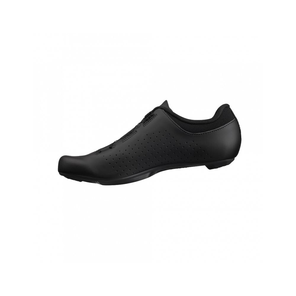 Fizik Vento Omna Wide Fit road cycling shoes with breathable uppers and stiff soles, suitable for unisex cycling footwear.