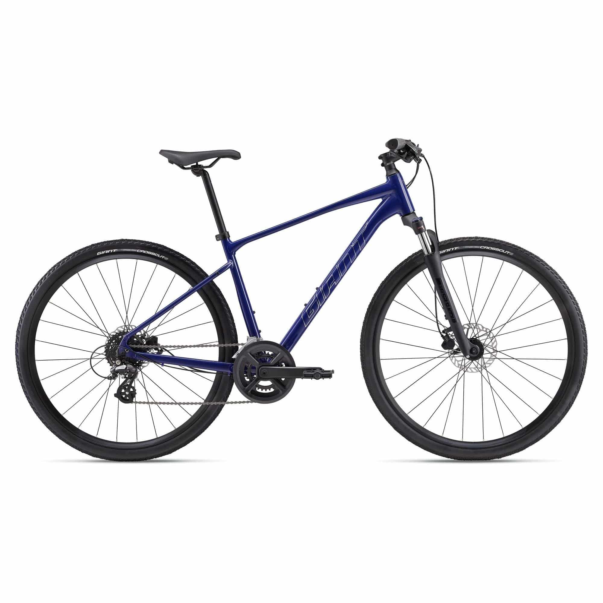 Giant Roam Disc 3 hybrid bike with XL frame, Shimano Altus gears, disc brakes, suitable for unisex riding in 2024.