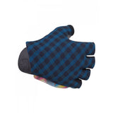 Q36.5 Clima Summer gloves for cycling and outdoor activities, featuring breathable, lightweight fabric and comfortable fit.