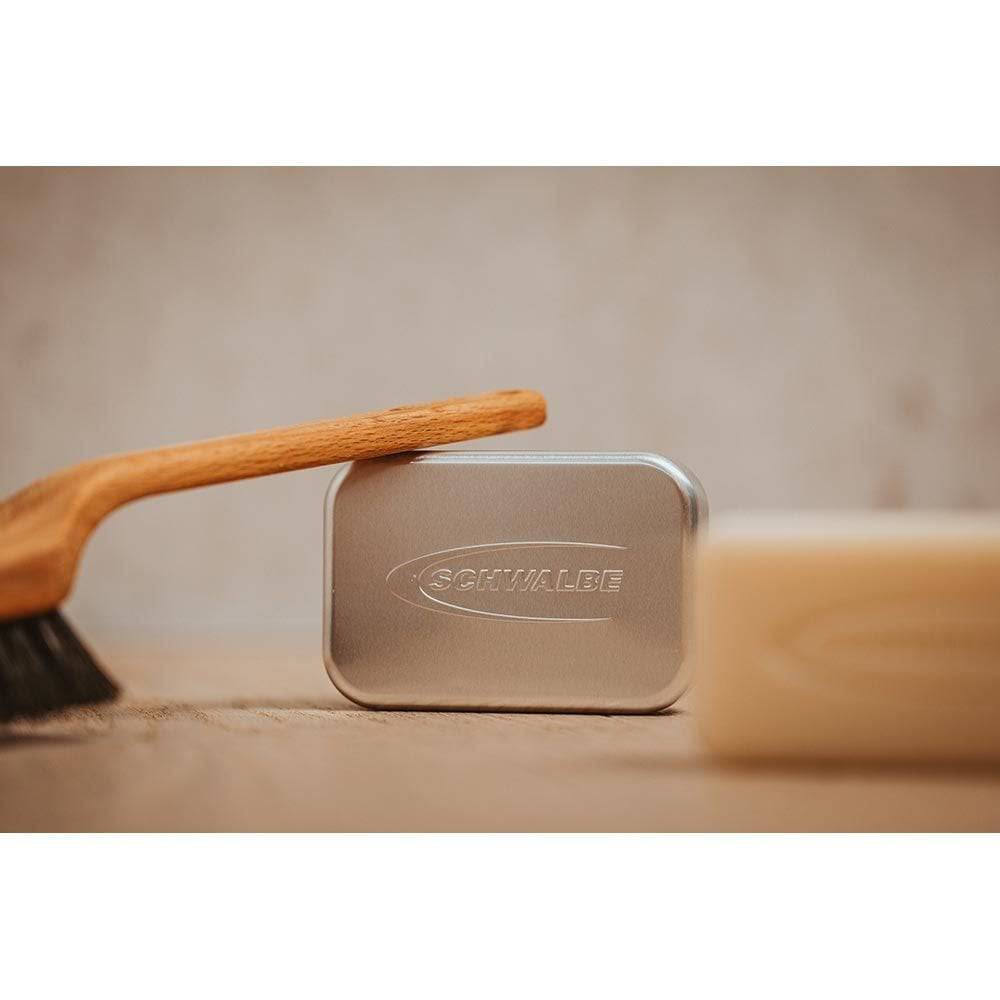 Schwalbe tubeless bike soap kit with biodegradable, eco-friendly cleaner components for bike maintenance and cleaning.