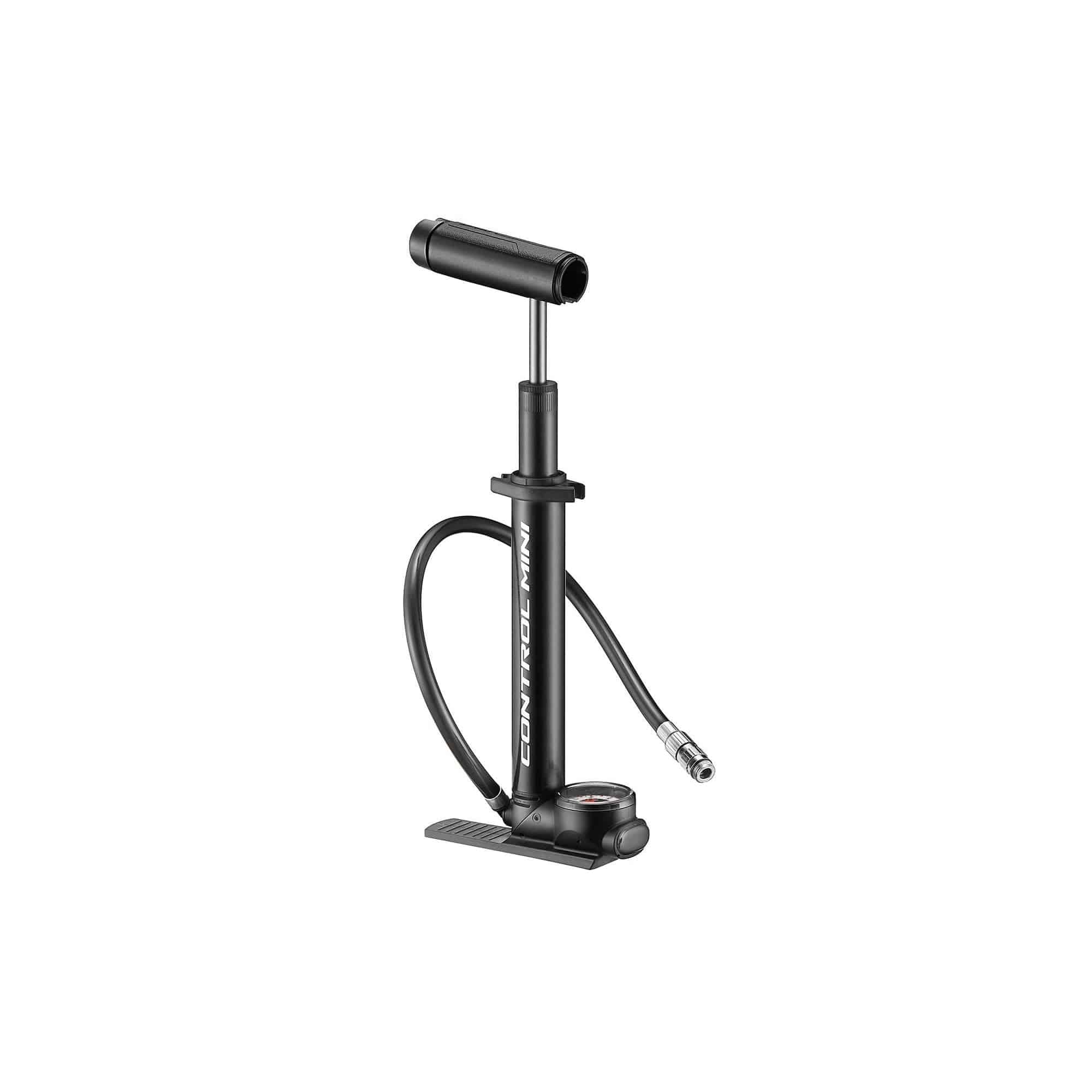 Giant Control Mini Combo Hand Pump with pressure gauge for enduro bike tires, compact bike accessories for easy inflation.