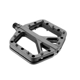 Giant Pinner Elite flat trail and downhill bike pedals with replaceable pins, durable components for mountain biking.