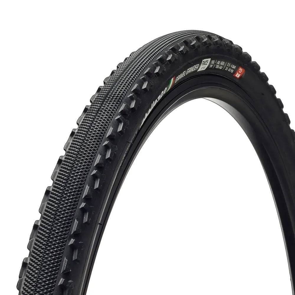 Challenge Gravel Grinder 700x42 gravel tyre, tubeless compatible, black, 120 TPI, designed for gravel cycling components.