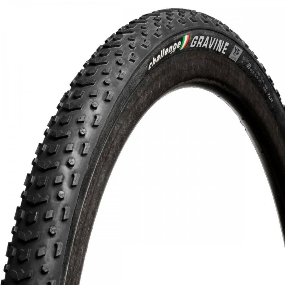 Black Challenge Gravine XP H TLR gravel tyre 700x45 with tubeless-ready design and 260 TPI casing for gravel cycling.