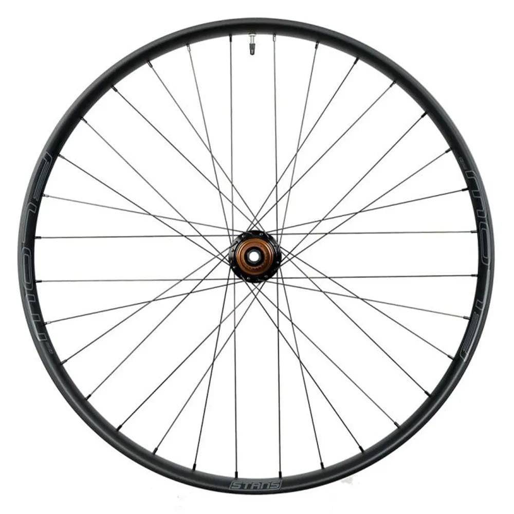 Stan's No Tubes Flow MK4 front MTB wheel 27.5-inch tubeless-ready bike component with 15x110mm axle.
