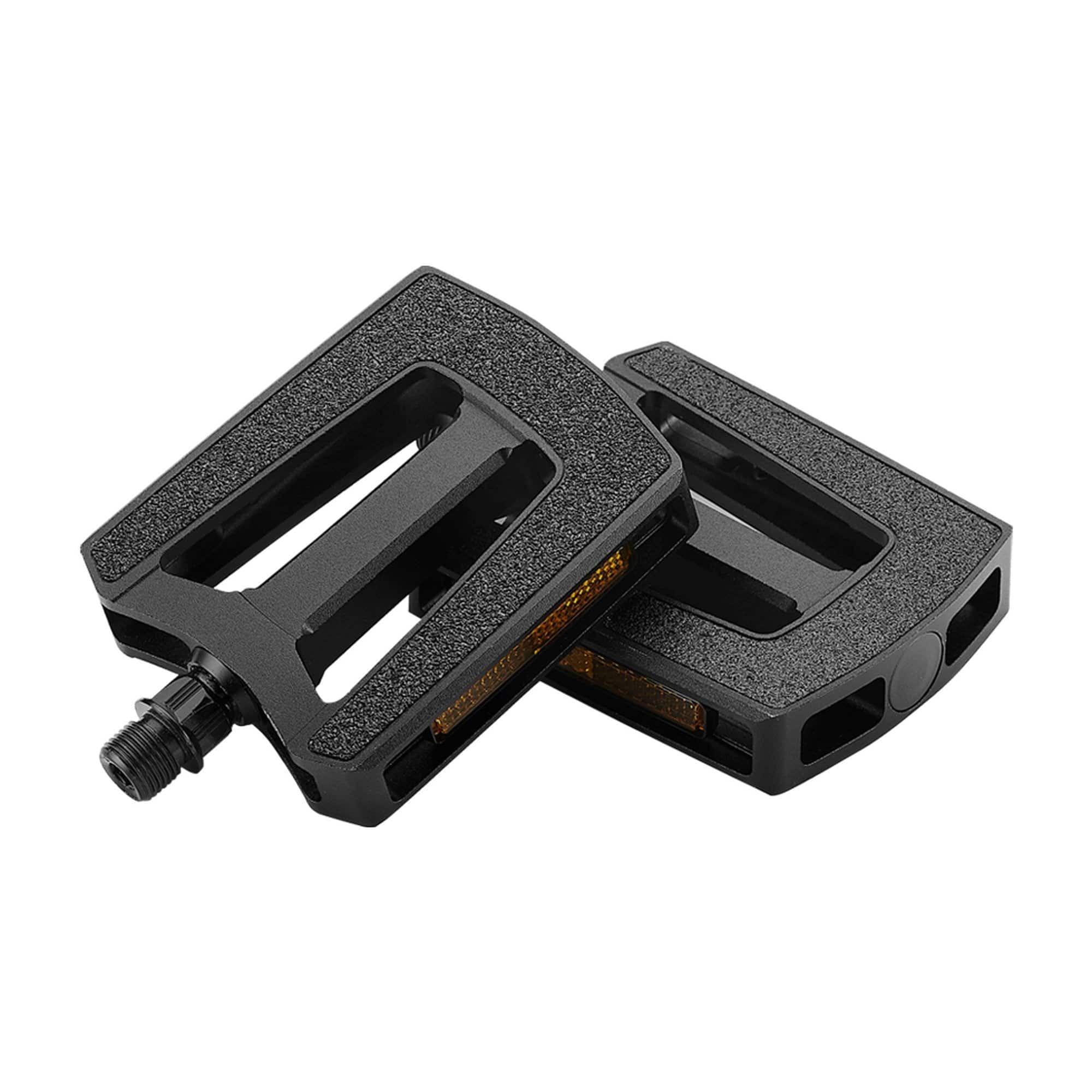 Momentum City Flat Pedals for urban bikes, durable bike components with smooth power transfer and a flat, non-slip surface.