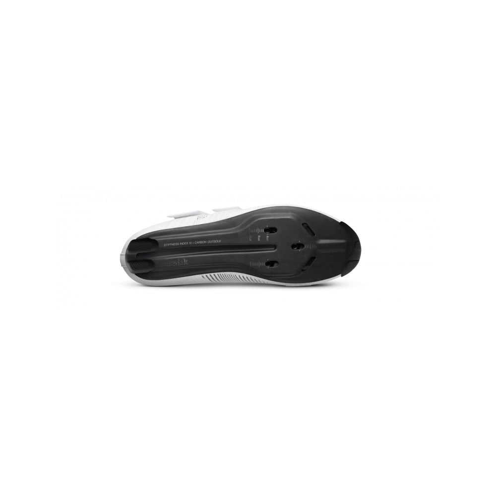 Fizik Vento Powerstrap Aeroweave road cycling shoes with R3 carbon outsole, featuring sleek design and breathable upper material.