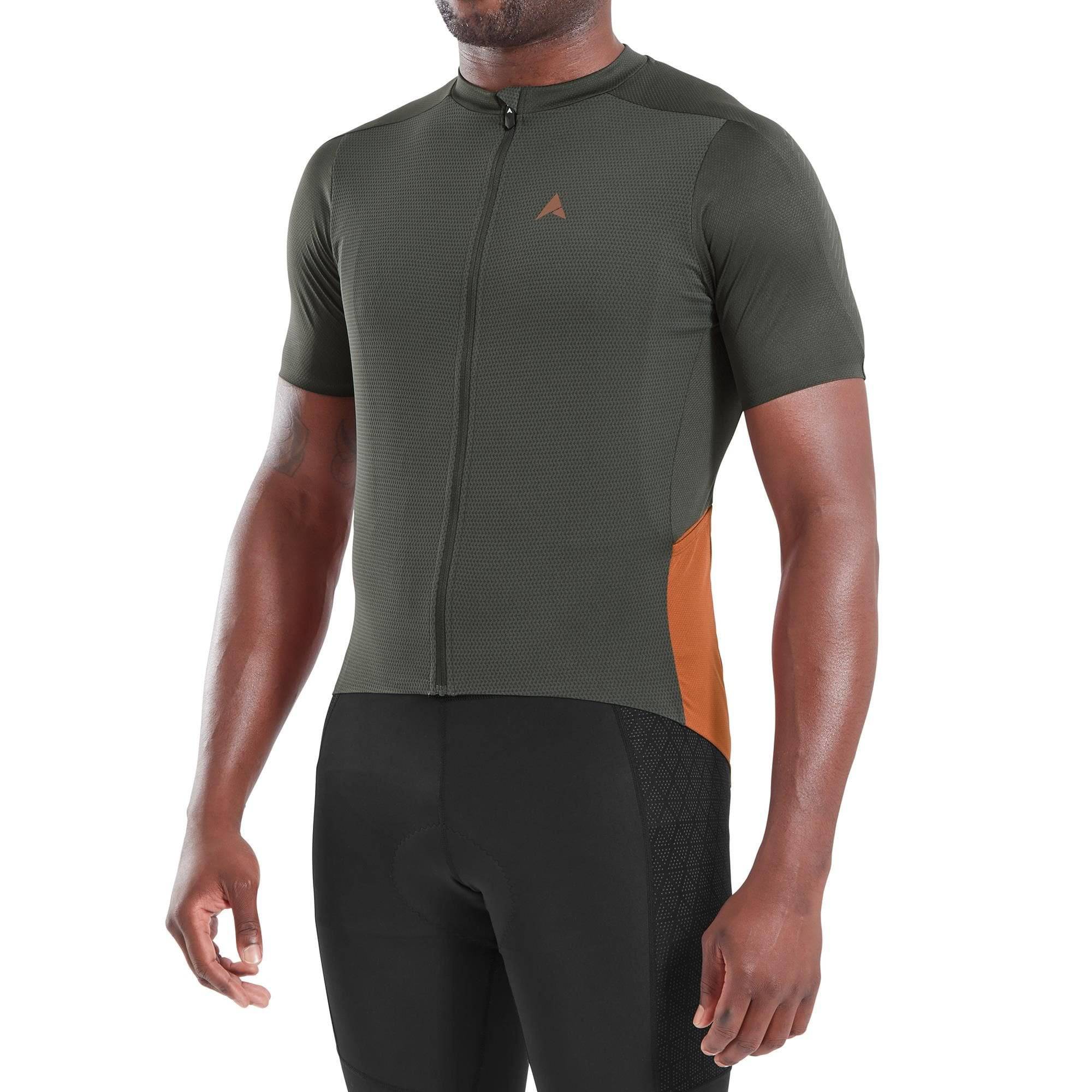 Altura Endurance men's cycling jersey with short sleeves, 6 pockets, reflective details, made for comfortable bike riding.