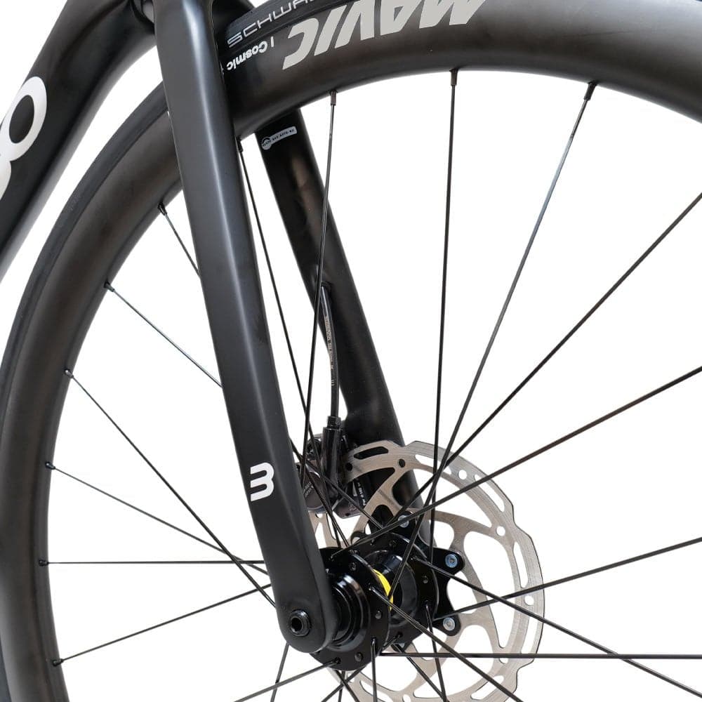 Basso Astra 105 Di2 Cosmic S Road Bike