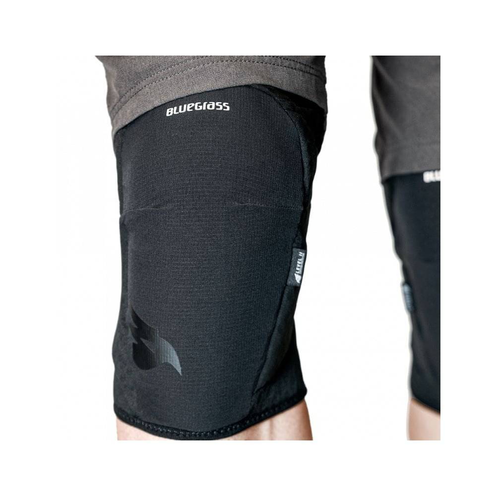 Bluegrass Bluegrass 3Strap Knee Pads Level 2 certified mountain biking protection with adjustable straps and durable padding.