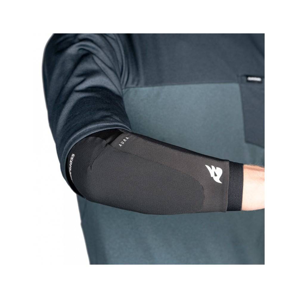 Bluegrass Aura Core Level 1 mountain bike elbow pads with triple-flex SAS-TEC protection, blue color, designed for riding safety.