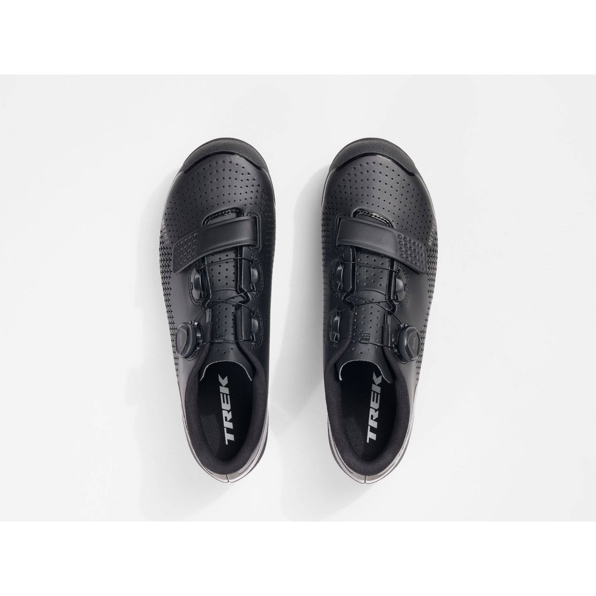 Unisex Trek Foray mountain bike shoes with durable cycling footwear design, featuring rugged soles and secure strap closures.