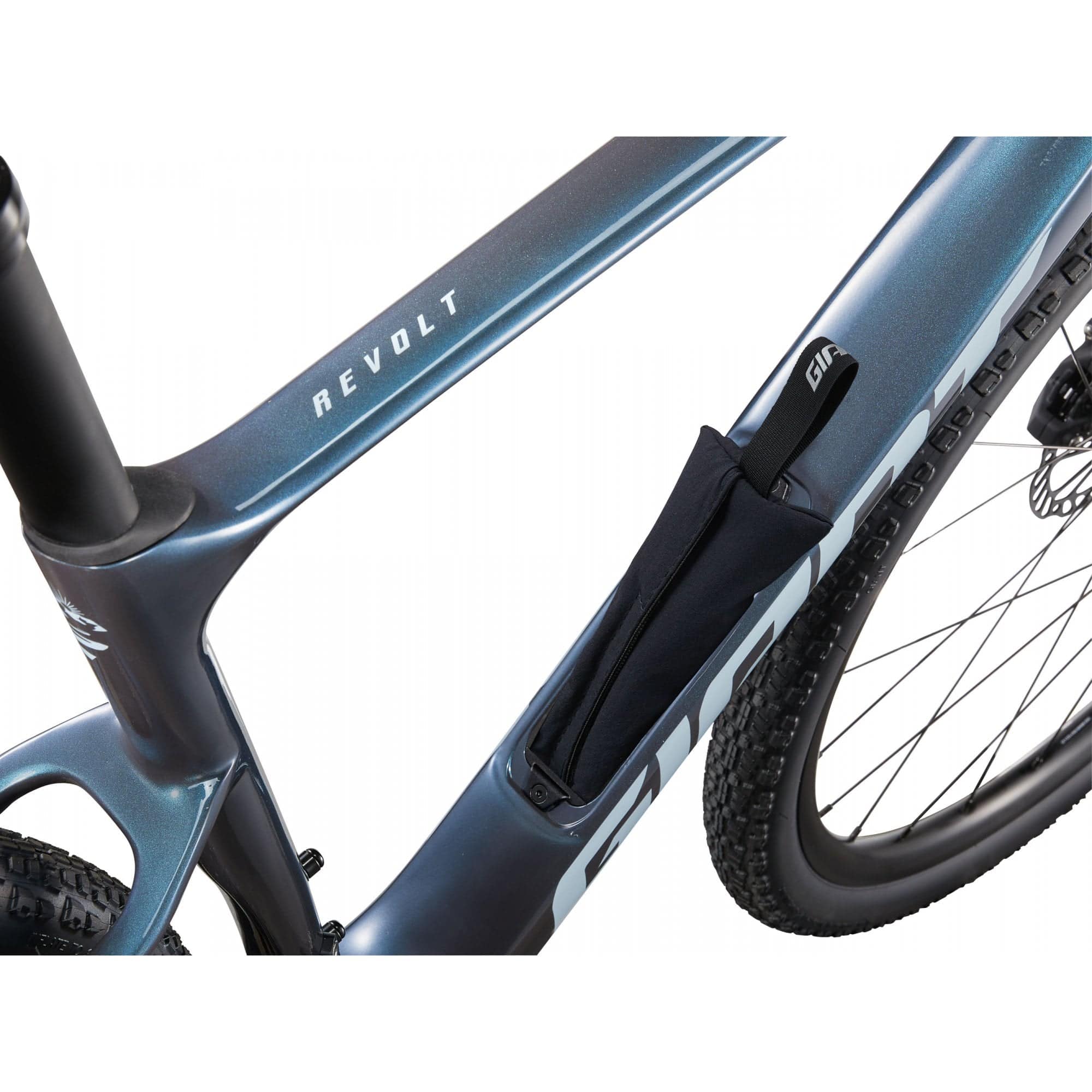 Giant Revolt Advanced 1 gravel bike with adjustable wheelbase and integrated storage compartment, suitable for off-road riding