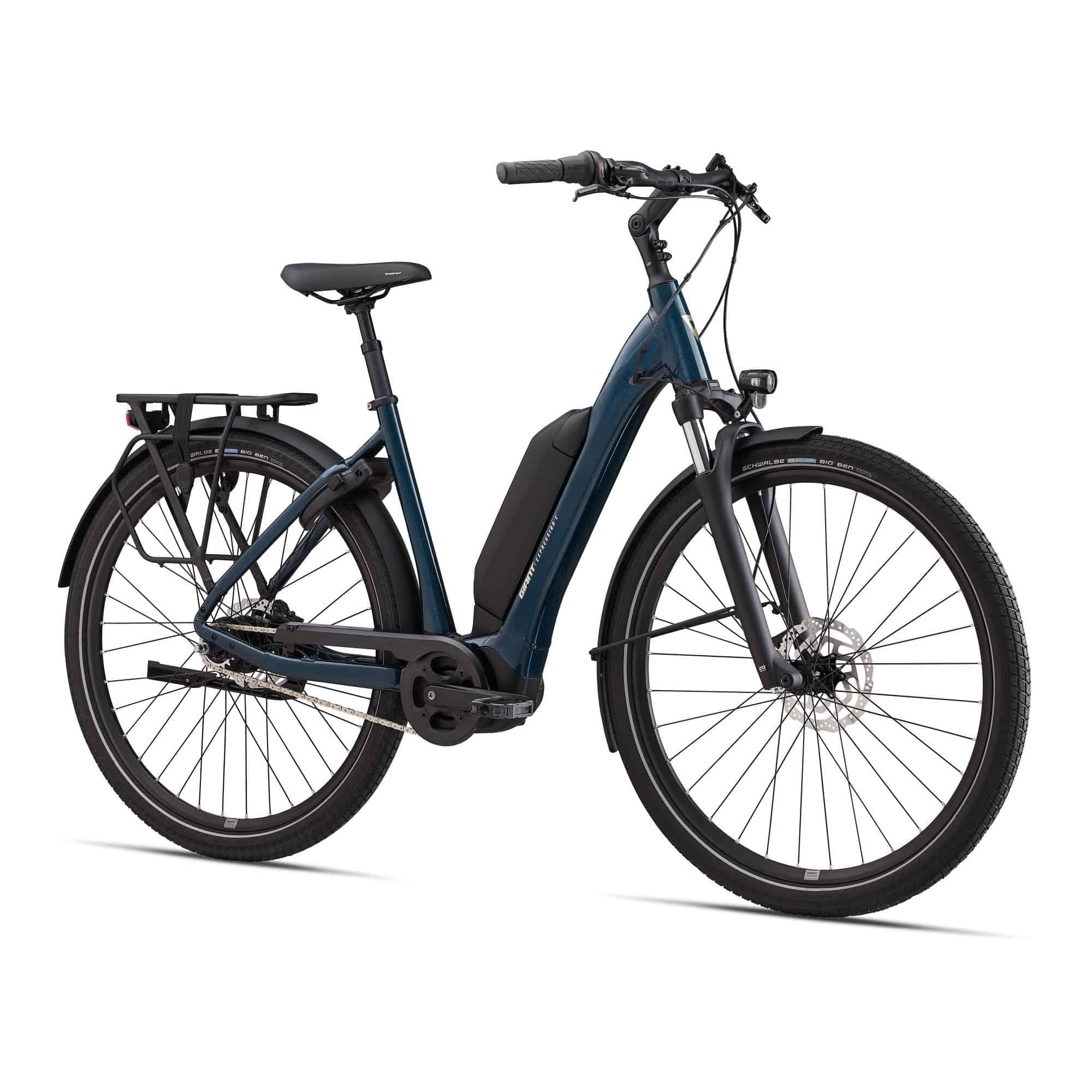 Giant EXPRESSION E+ 1 e-hybrid bike with Shimano Nexus gears and SyncDrive Core motor, parked on a city street.