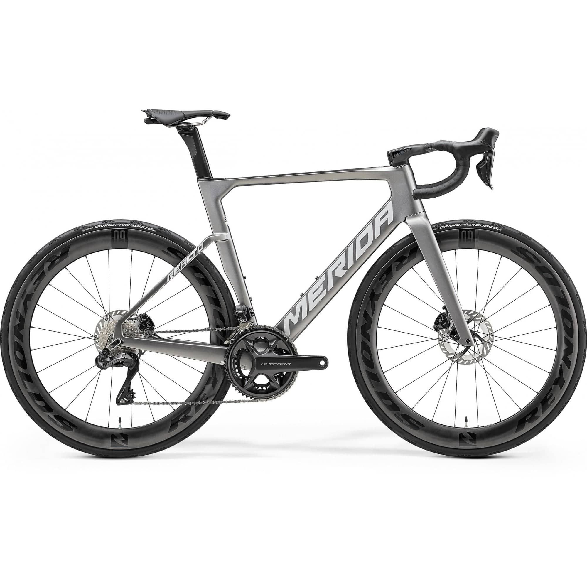 Merida Reacto 8000 road bike with Shimano Ultegra Di2 electronic shifting and aerodynamic frame design, shown from side view.