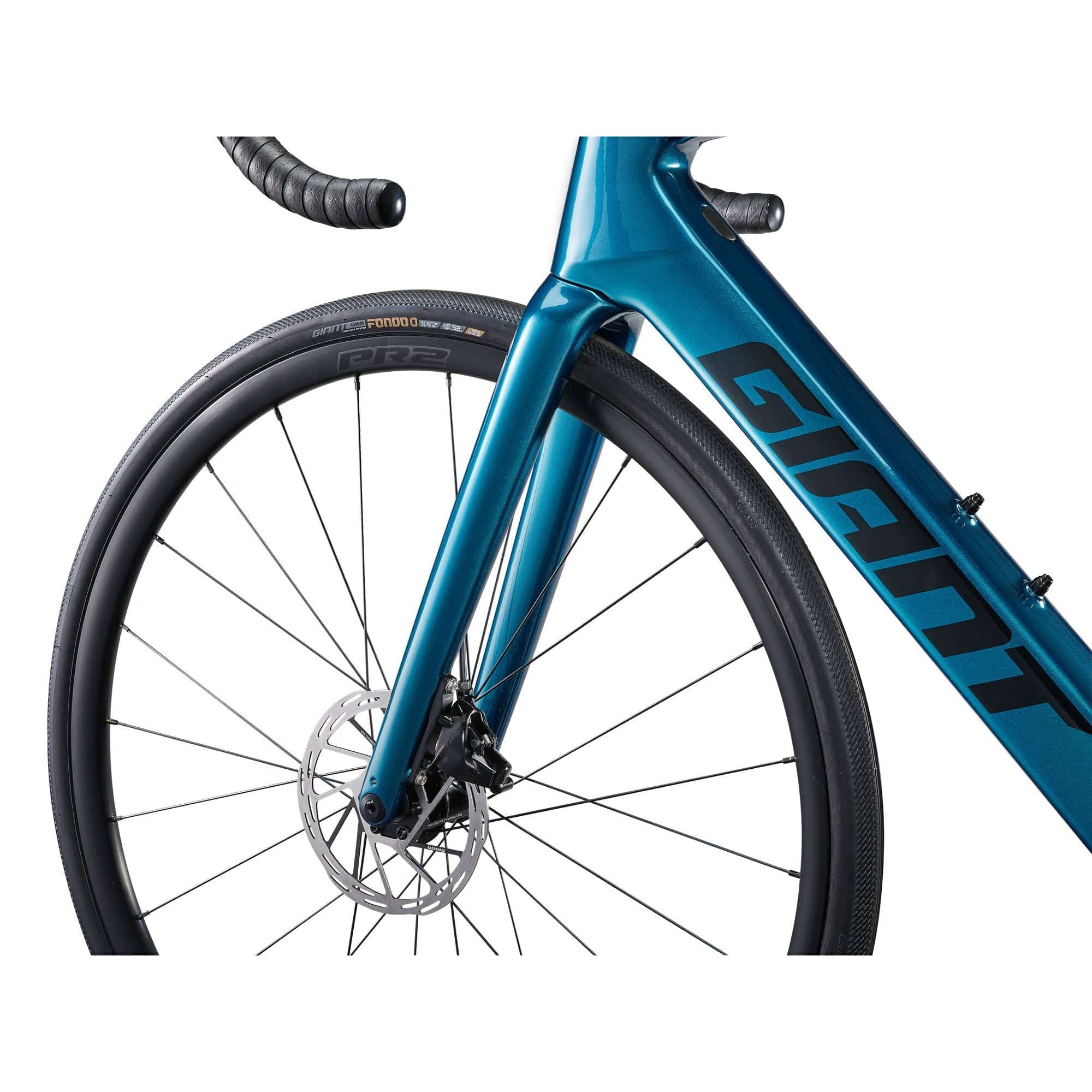 Giant Defy Advanced E+ Elite 2 e-road bike with SyncDrive Move Plus motor and SRAM wireless drivetrain, showcasing its sleek design.