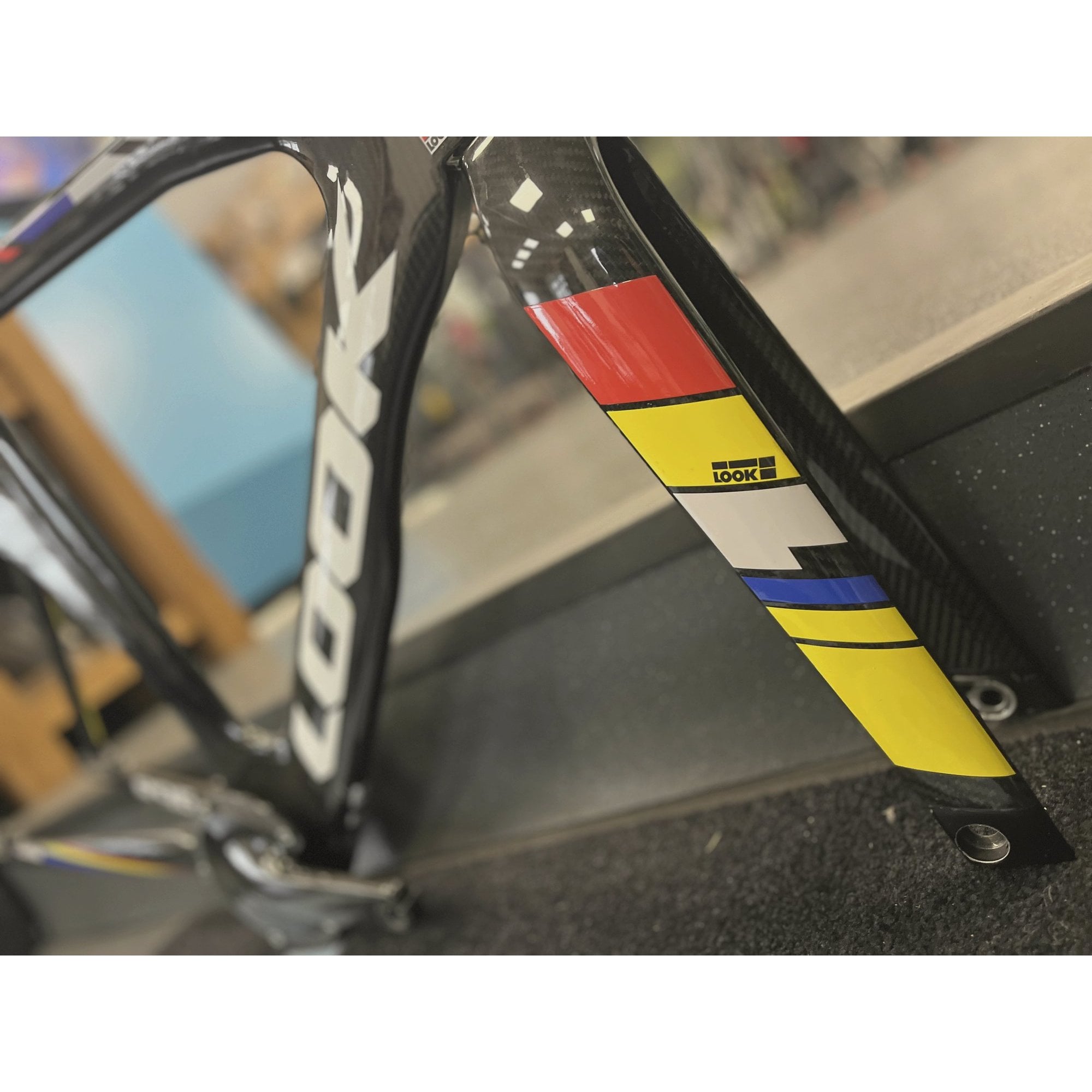Look Track Frame - R96