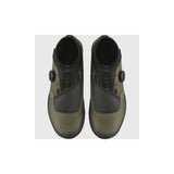 Shimano GF8 GORE-TEX gravel shoes with BOA fit system and ULTREAD outsole, designed for durable cycling footwear.