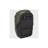Thule Paramount Hybrid pannier and backpack for urban commuters, featuring versatile design and multiple compartments.
