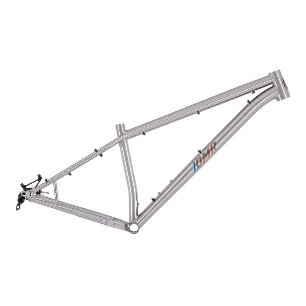 DMR Trailstar Titanium MTB hardtail frame with 29-inch wheels and 140mm fork compatibility, designed for mountain biking.