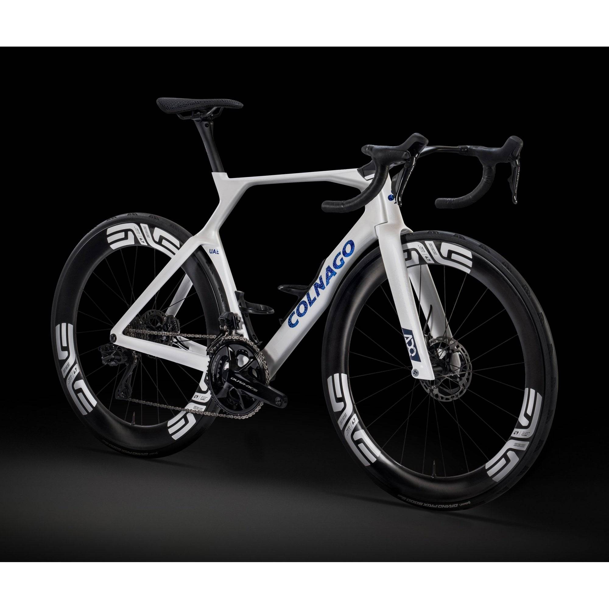 Colnago Y1RS Disc 2025 carbon aero road bike with Shimano Dura-Ace Di2 groupset, featuring aerodynamic frame and disc brakes.