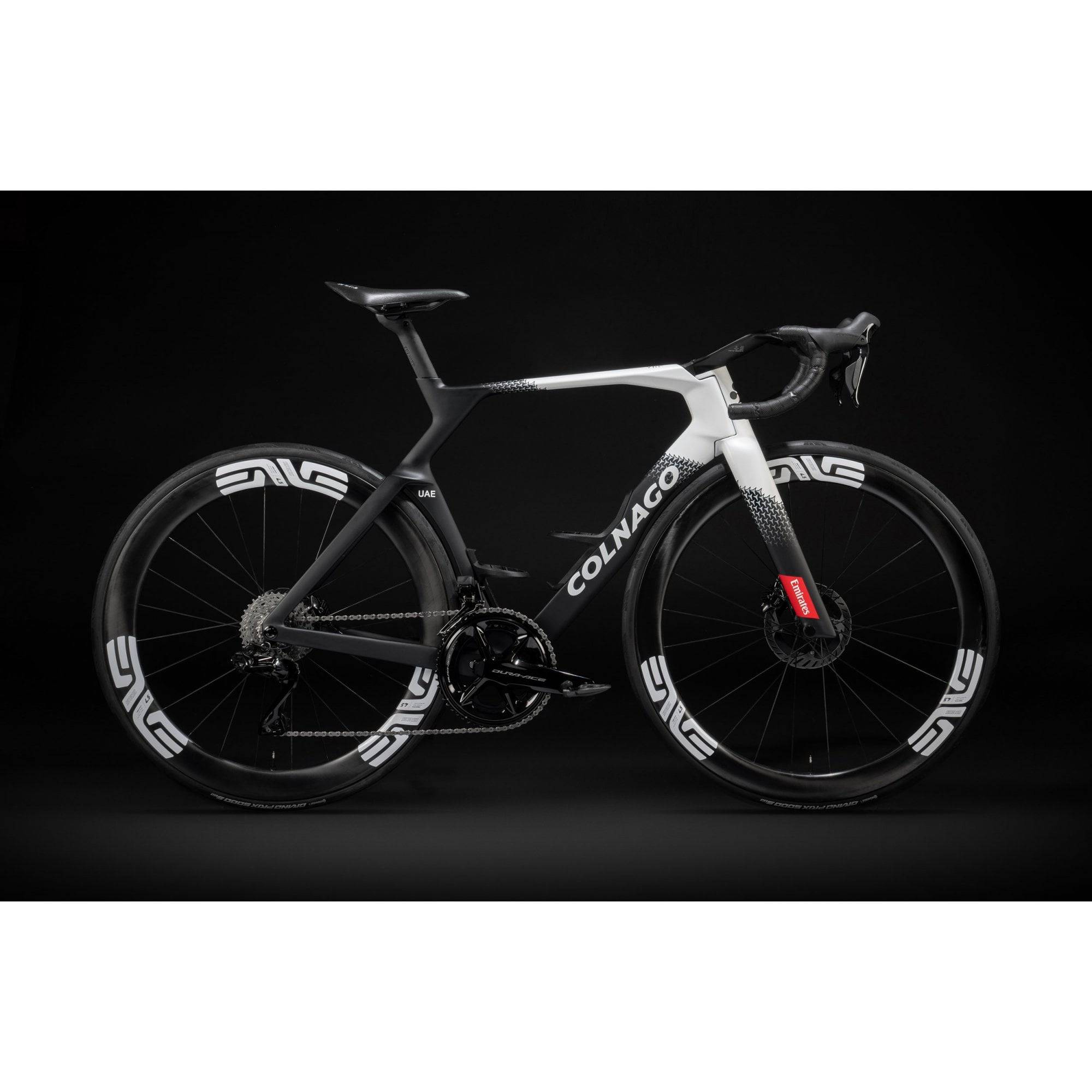 Colnago Y1RS Disc 2025 carbon aero road bike with Shimano Dura-Ace Di2 groupset, featuring aerodynamic frame and disc brakes.
