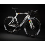 Colnago Y1RS Disc 2025 carbon aero road bike with Shimano Dura-Ace Di2 groupset, featuring aerodynamic frame and disc brakes.