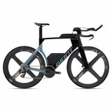 Giant Trinity Advanced SL 0 triathlon bike with integrated hydration system, disc brakes, aerodynamic frame, and racing design.