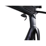 Giant Trinity Advanced SL 0 triathlon bike with integrated hydration system, disc brakes and aerodynamic frame for racing.