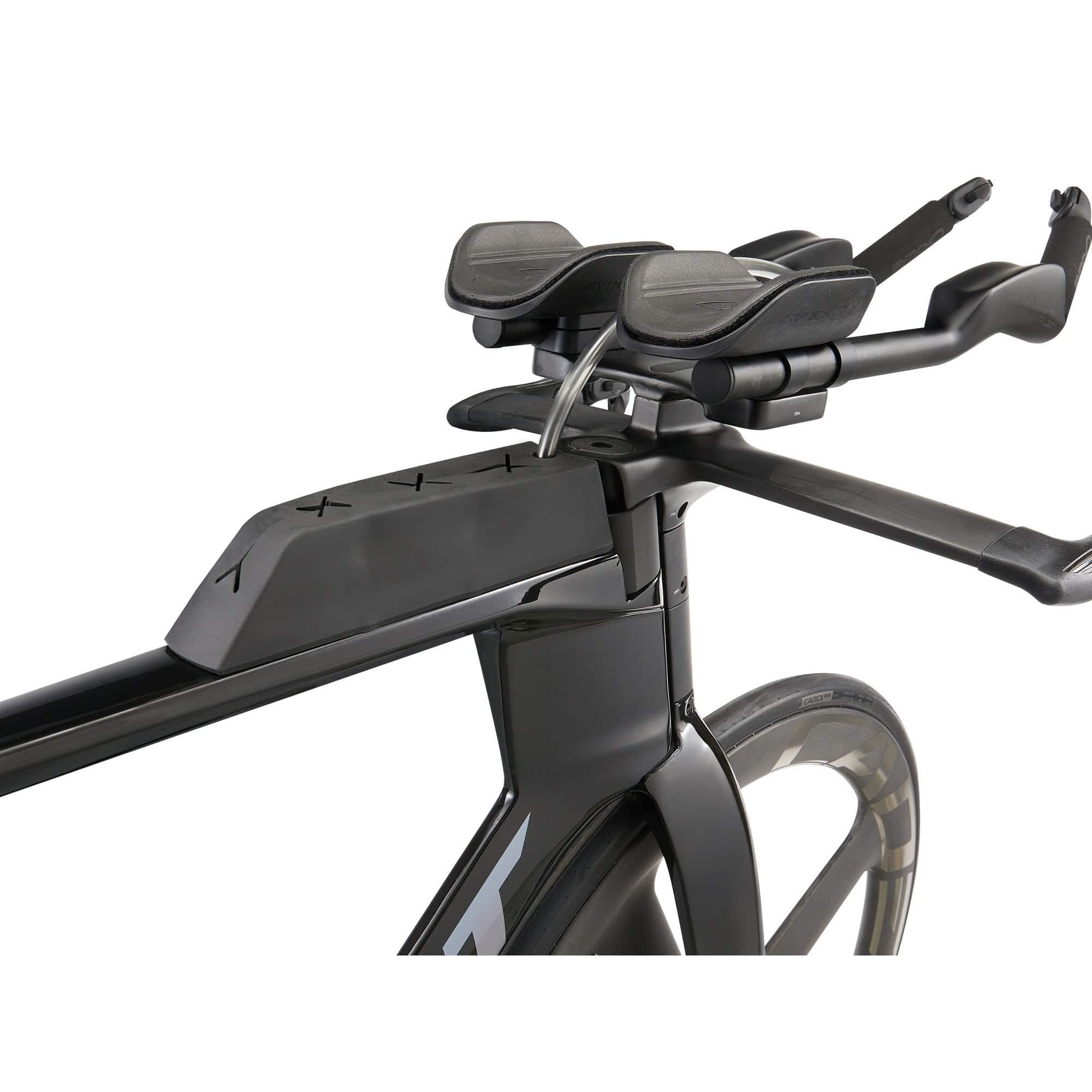 Giant Trinity Advanced SL 0 triathlon bike with aerodynamic frame, integrated hydration system, and disc brakes, ready for race day.