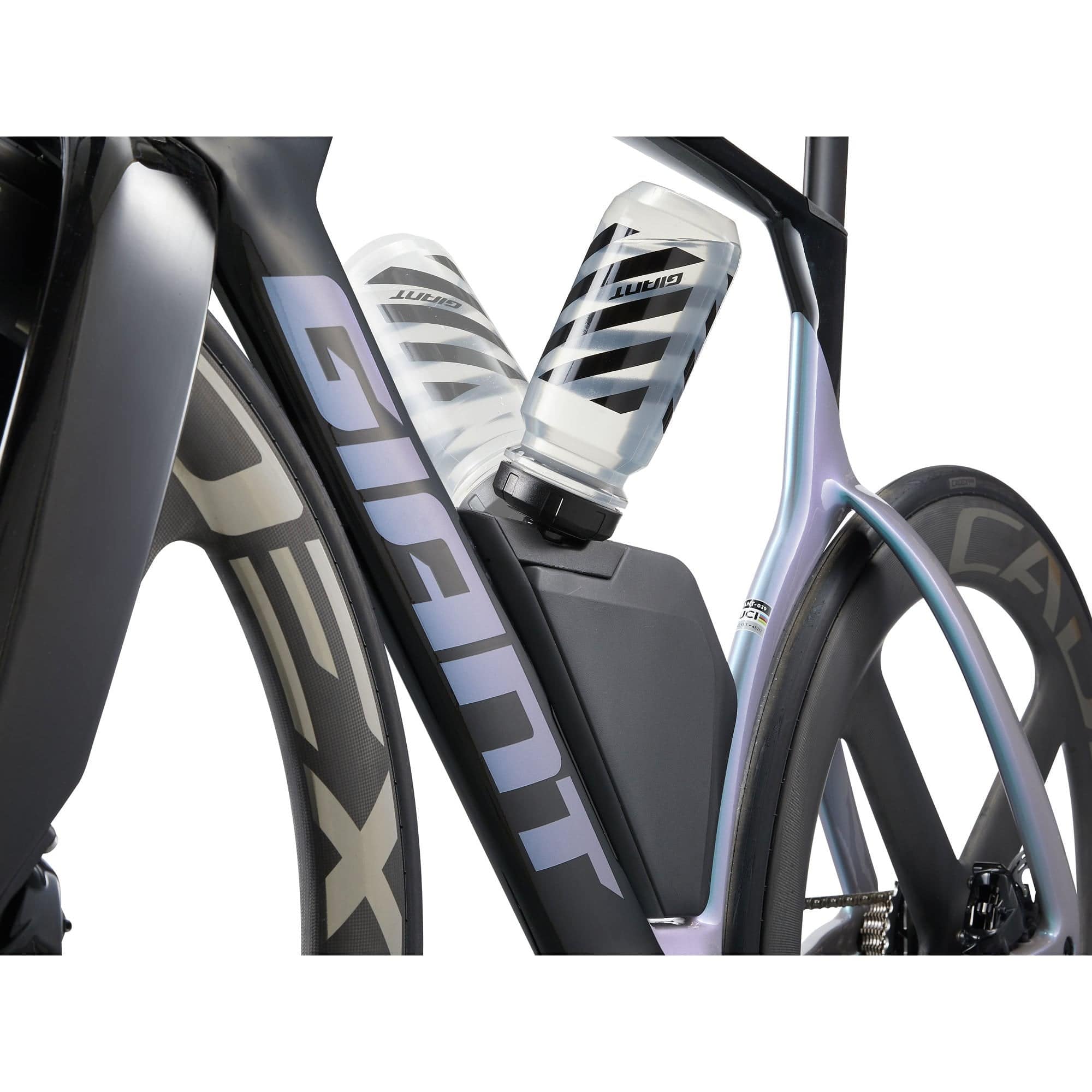 Giant Trinity Advanced SL 0 triathlon bike with integrated hydration system and disc brakes, designed for high-performance triathlon racing.