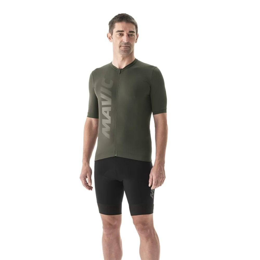 Mavic Aksium short sleeve cycling jersey with UPF 30 protection and reflective details for outdoor riding.