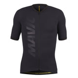 Mavic Aksium short sleeve cycling jersey with UPF 30 protection and reflective details, designed for comfort and visibility.