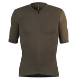 Mavic Essential women's short sleeve cycling jersey, breathable summer top with lightweight fabric and vibrant design.