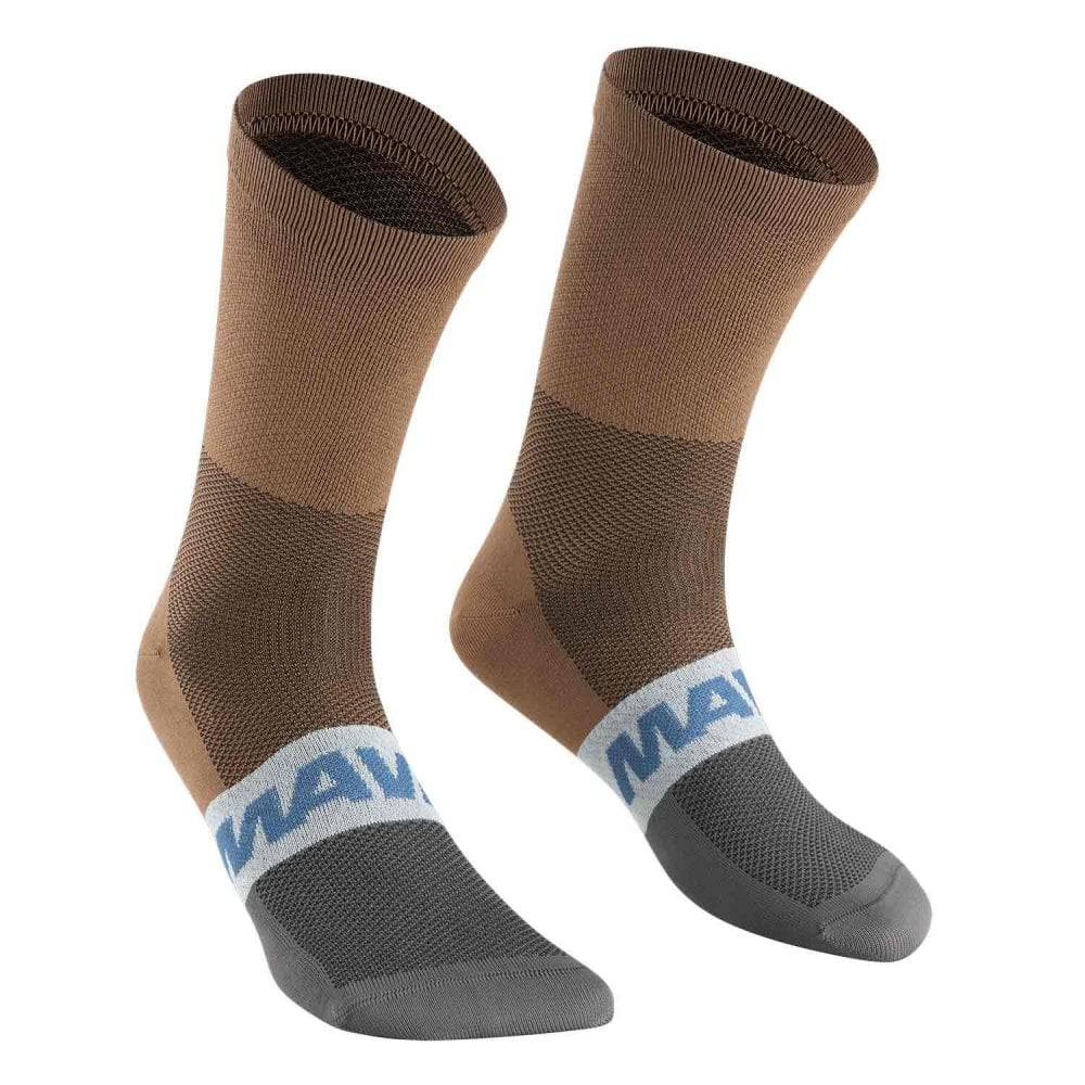 Mavic Aksium high cycling socks in breathable, eco-friendly fabric, featuring reinforced cuffs and lightweight design for cycling comfort.