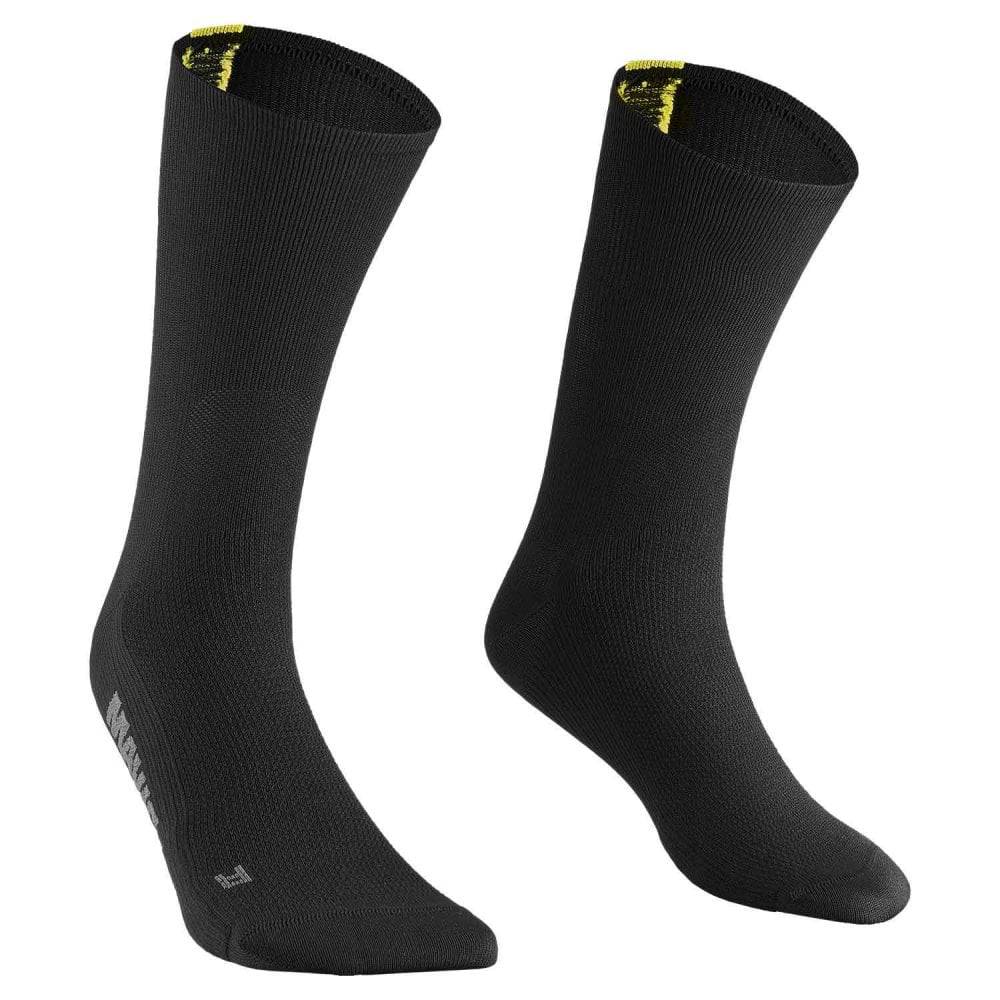 Mavic Essential High Socks for cycling, breathable, cushioned, antimicrobial athletic socks with ribbed design and reinforced heel.