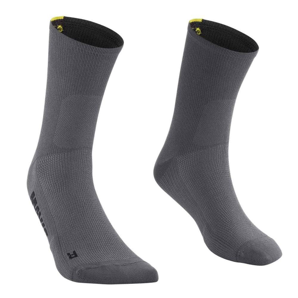 Mavic Essential mid socks with breathable mesh, odor control, and anatomical fit, designed for comfortable athletic wear.