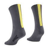Mavic Essential mid socks with breathable mesh, odor control, and anatomical fit, designed for comfortable athletic wear.