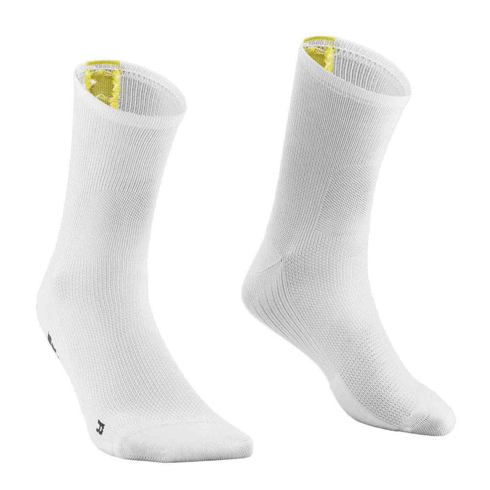 Mavic Essential mid socks with breathable mesh, odor control, and anatomical fit, designed for comfortable athletic wear.