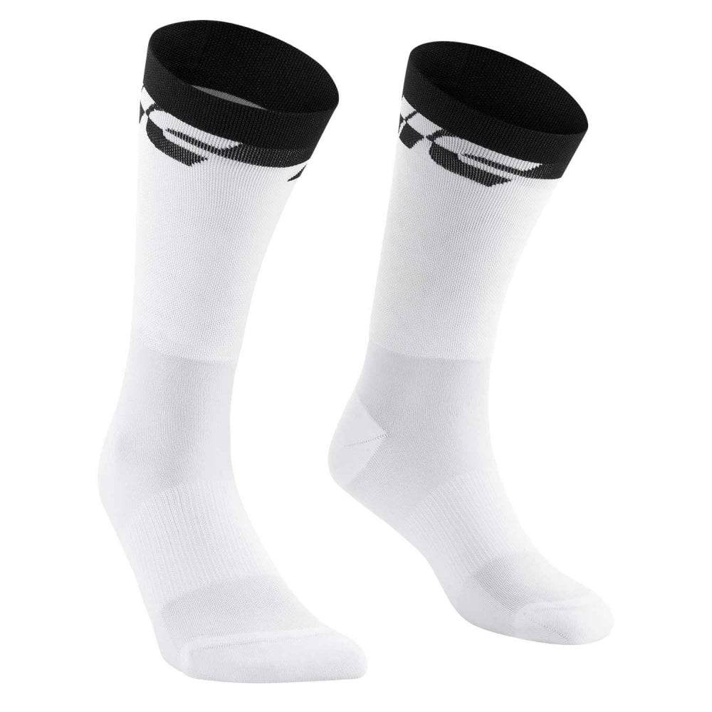 Mavic Ksyrium high cycling socks with cushioning, antibacterial protection, and anatomical fit, designed for comfort and performance.