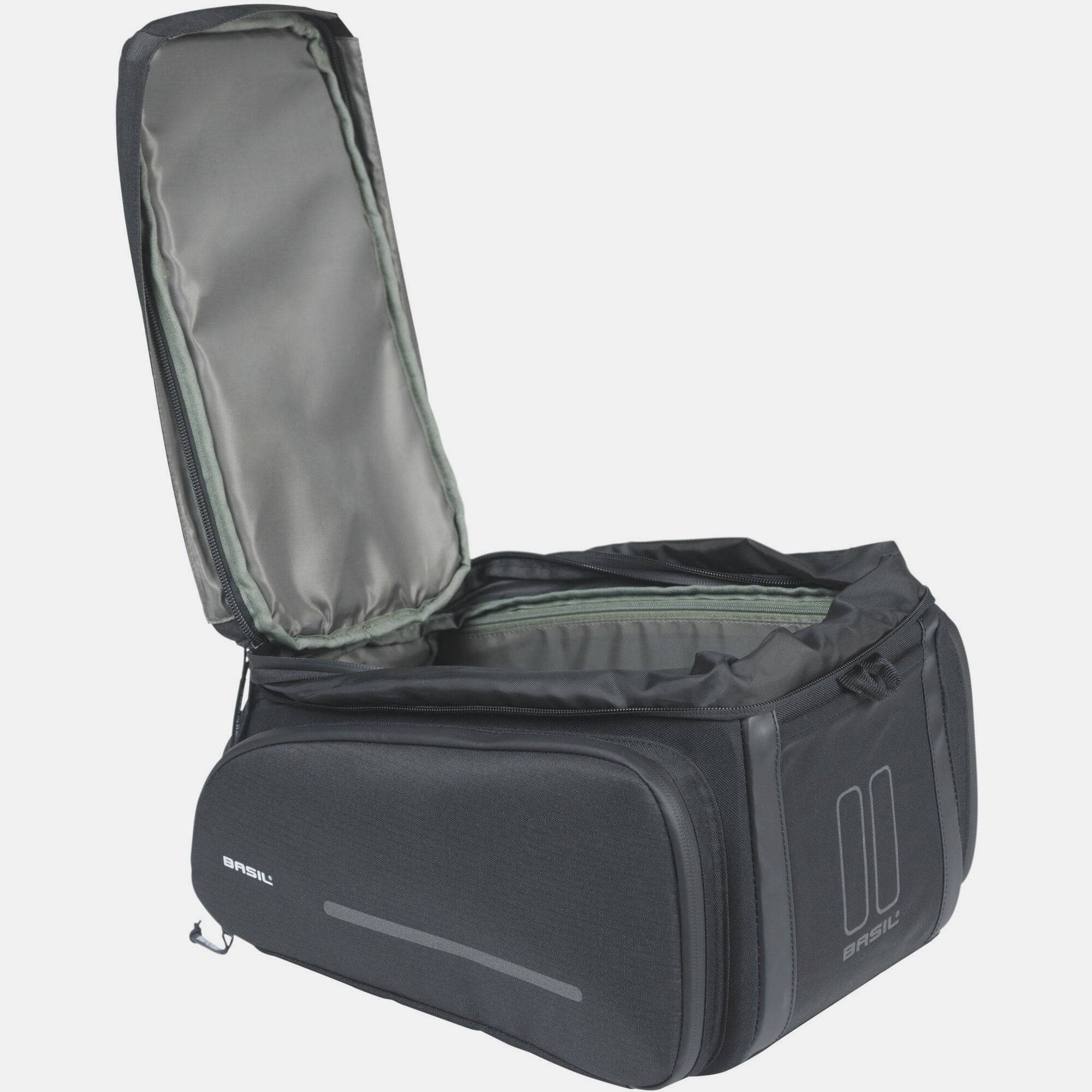 Black Basil Move Trunkbag MIK 10-26L expandable bike bag with adapter plate, designed for bicycle rear rack storage.