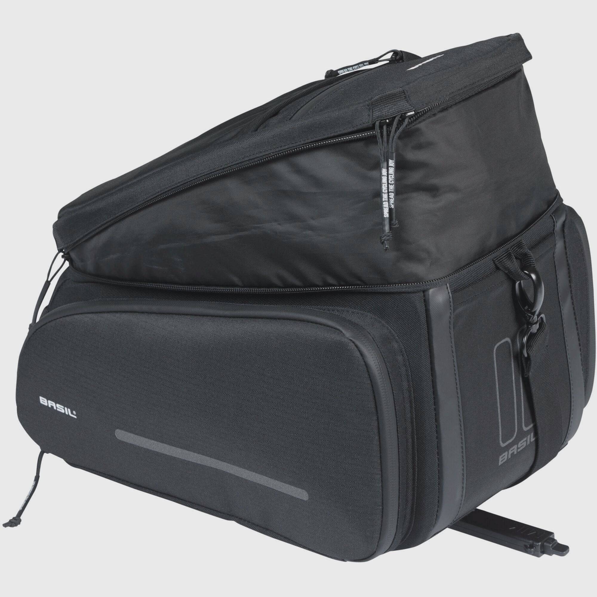 Black Basil Move Trunkbag MIK expandable bike bag with adapter plate, designed for bike accessories and storage.