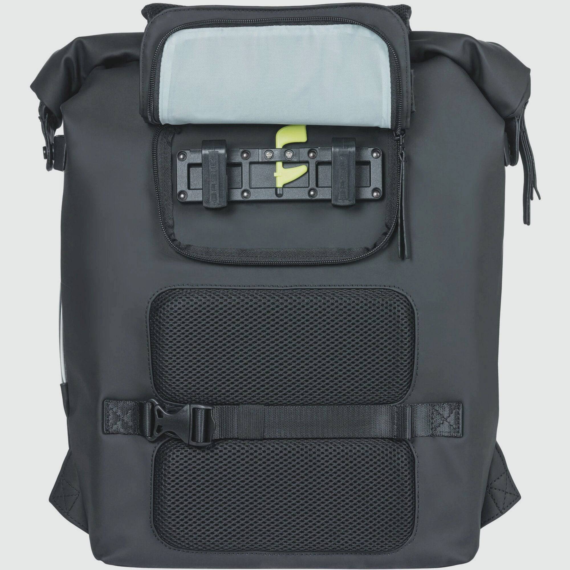 Basil SoHo Nordlicht 17L bicycle backpack in Night Black with integrated LED light, designed for cycling accessories.