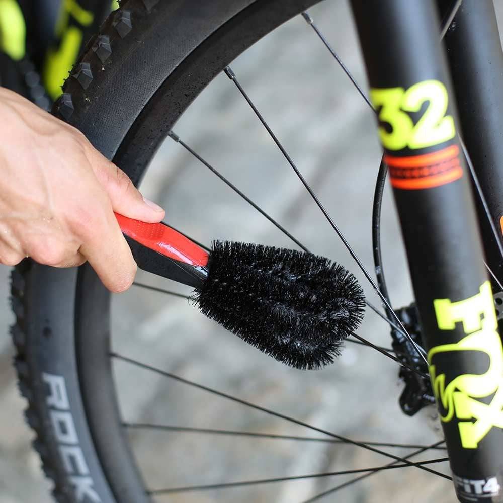 Zefal ZB Twist Brush bike cleaning tool with adjustable double heads for pedals and disc brakes, ideal for bike workshop maintenance.