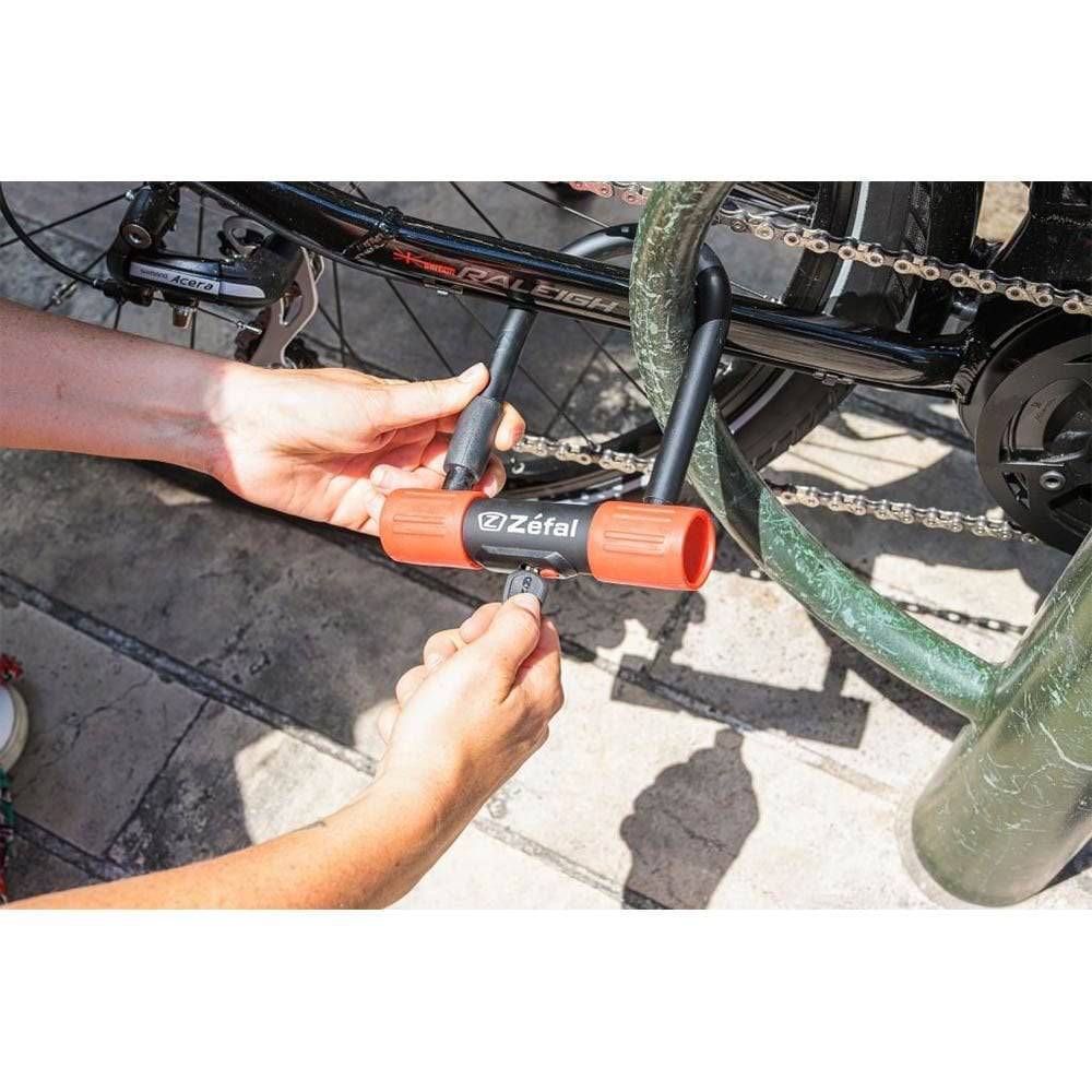 Zefal K-Traz U13 S U-Lock bike D-lock with hardened steel construction and adjustable mount for secure bicycle locking.