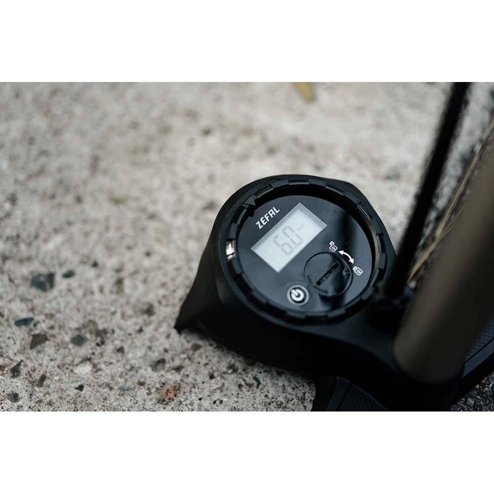 Zefal Profil Max FP65 floor pump with digital gauge and Z-Switch valve system for precise tire inflation.